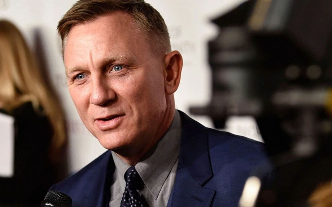 Daniel Craig To Continue Playing Bond!